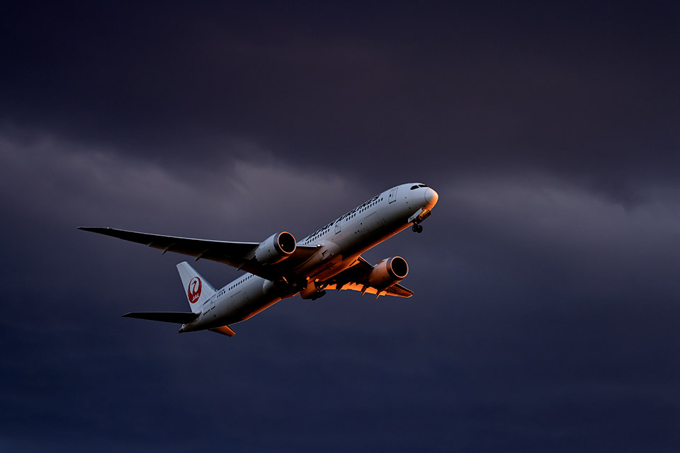 高画質で自撮りもラクラク☆Wi-Fi通信機能付き♪キャノン EOS M100